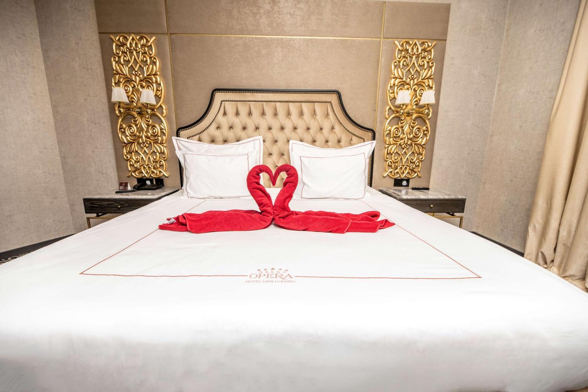 Grand Opera Hotel & Casino & Spa Girne Dış mekan fotoğraf